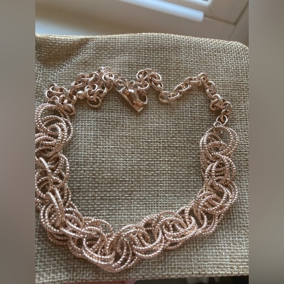 Pretty Link Necklace - Picture 3 of 6